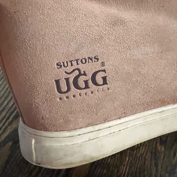 Ugg - Picture 11 of 11